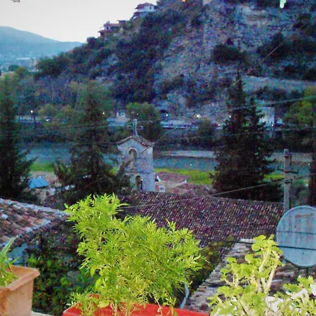 Taunus Guest house Berat